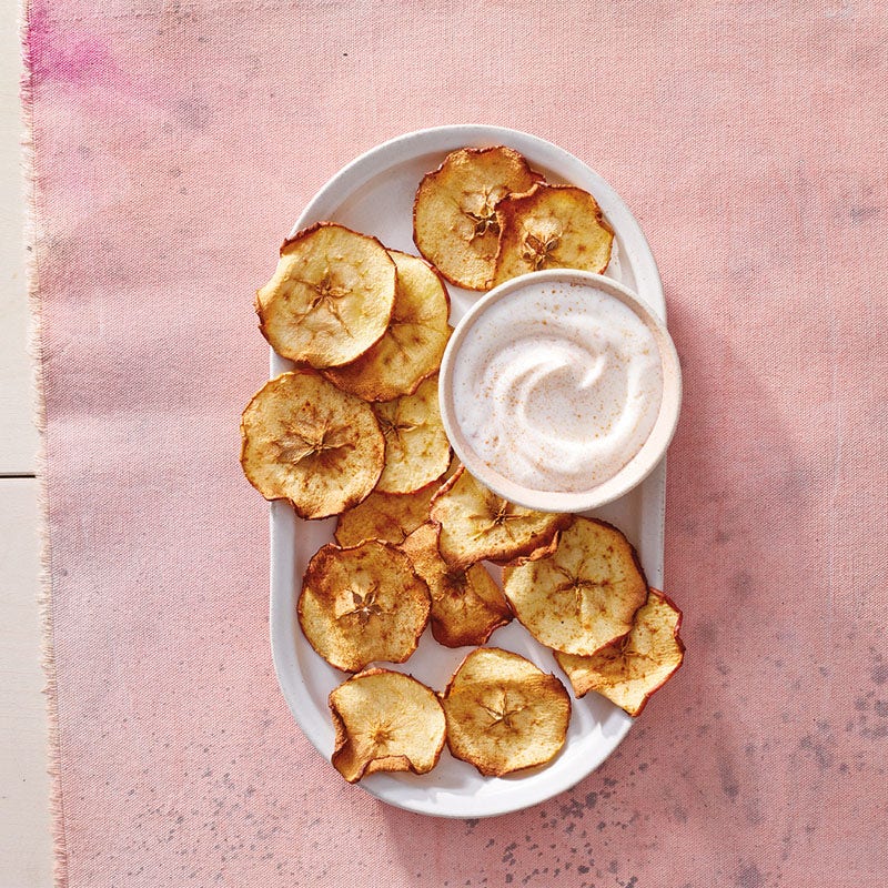 Apfelchips mit Vanille-Zimt-Joghurt