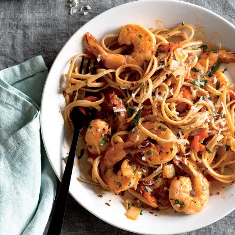 Photo de Crevettes et poivrons rouges grillés fumés avec linguine par WW