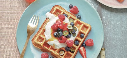 Gaufres d’avoine au yogourt et fruits rouges