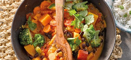 Curry de légumes et noix de coco, haricots et riz