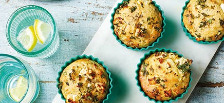 Muffins à la feta et aux herbes