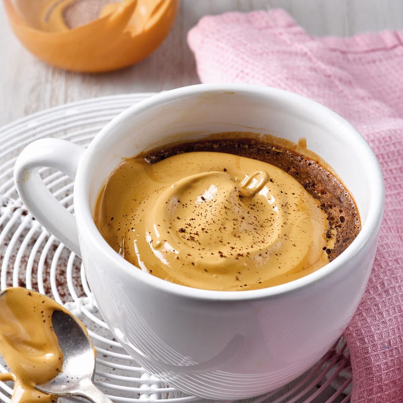 Foto van Chocoladecake in een mok met Dalgona-koffiecrème door WW
