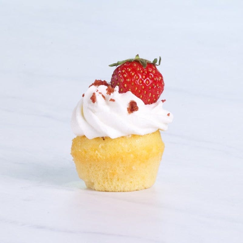 Photo of Mini double berry cupcakes by WW