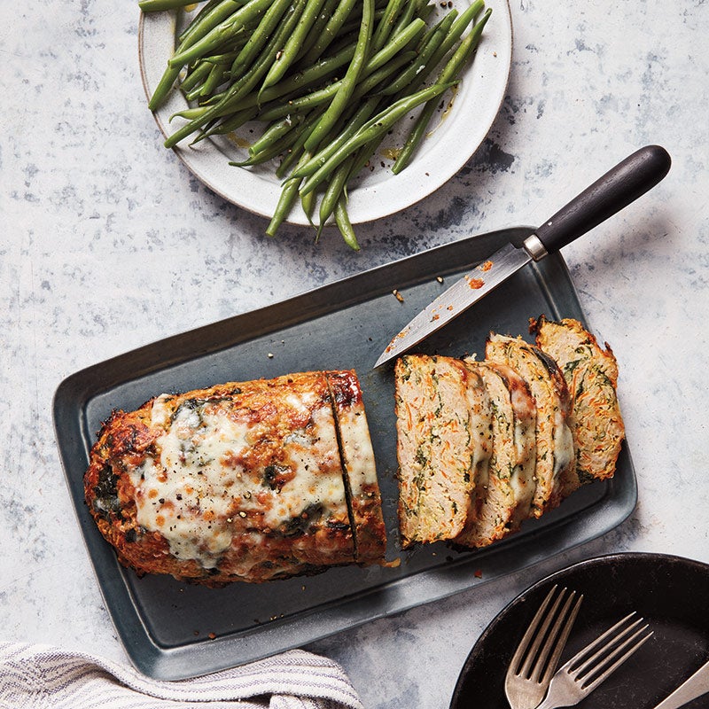 Geflügel-Gemüse-Hackbraten mit grünen Bohnen Rezept | WW Deutschland Geflügel-Gemüse-Hackbraten mit grünen Bohnen Rezept | WW Deutschland