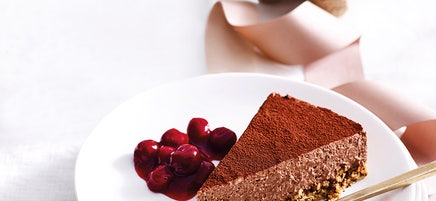Schoko-Cheesecake mit Kirschsauce