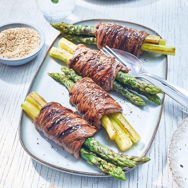 Japanische Rindfleisch-Spargel-Rollen