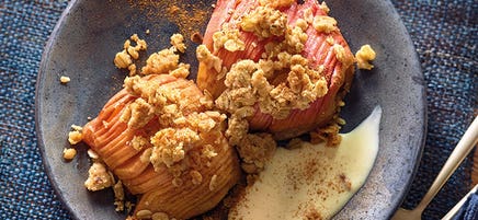 Pommes Hasselback et crumble à la cannelle