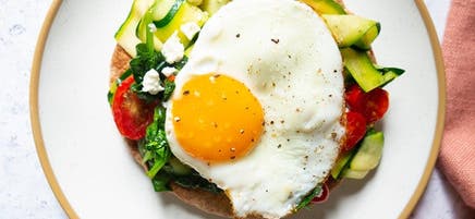 Veggie-Loaded Breakfast Flatbread