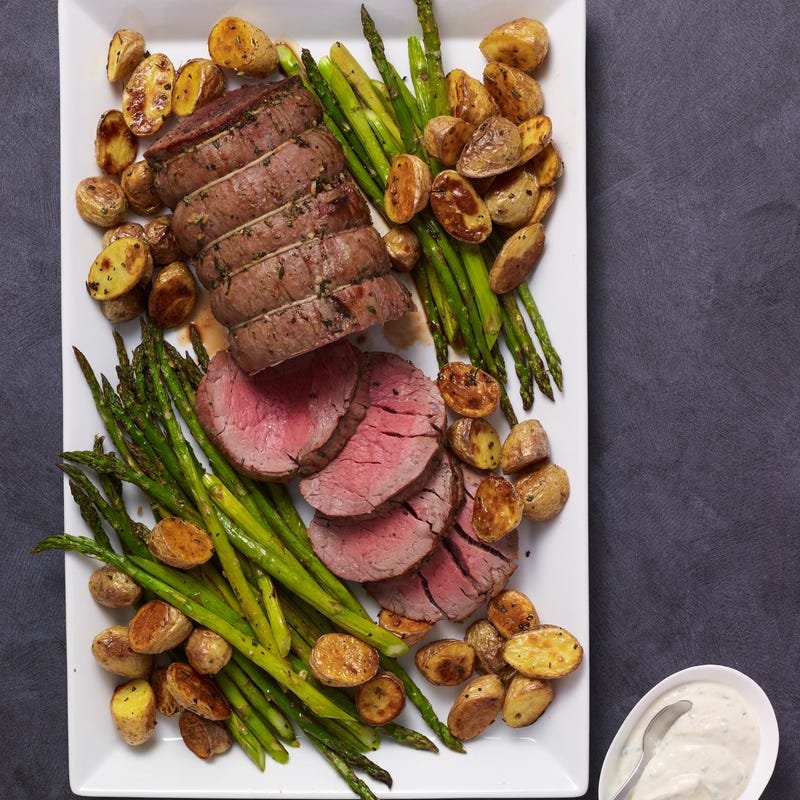 Foto van Ribeye met krieltjes, asperges en mierikswortel door WW
