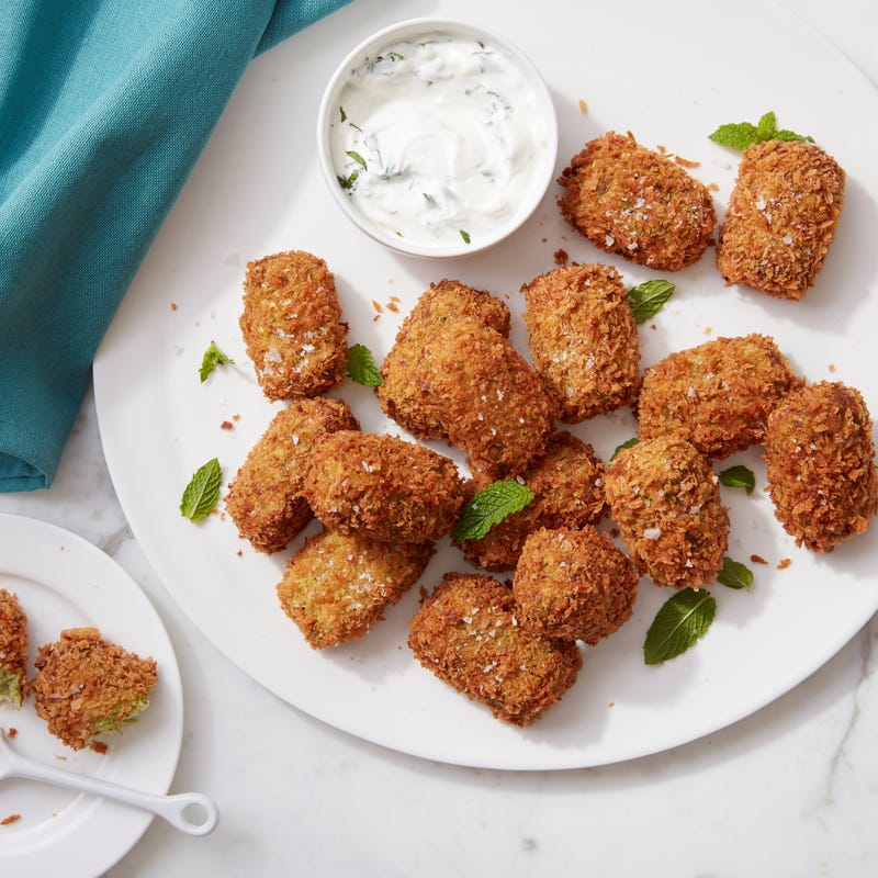 Foto van Courgettekroketjes met yoghurtsaus door WW