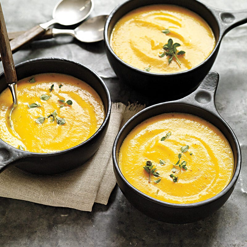 Kartoffelsuppe mit Karotten und Käse