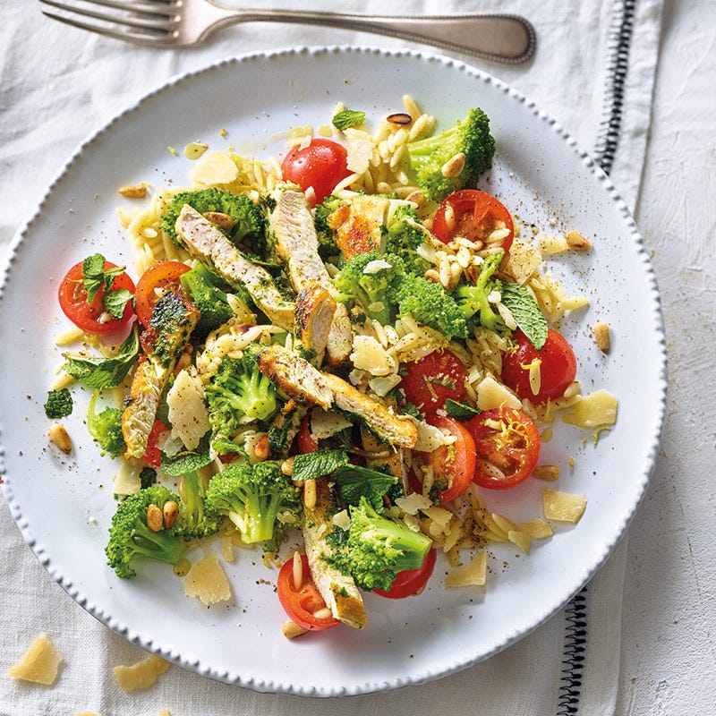 Nudelsalat mit Pestohähnchen
