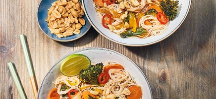 Légumes à l’asiatique et nouilles de riz