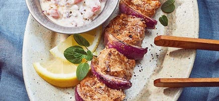 Brochettes de veau et marinade au confit d’oignons