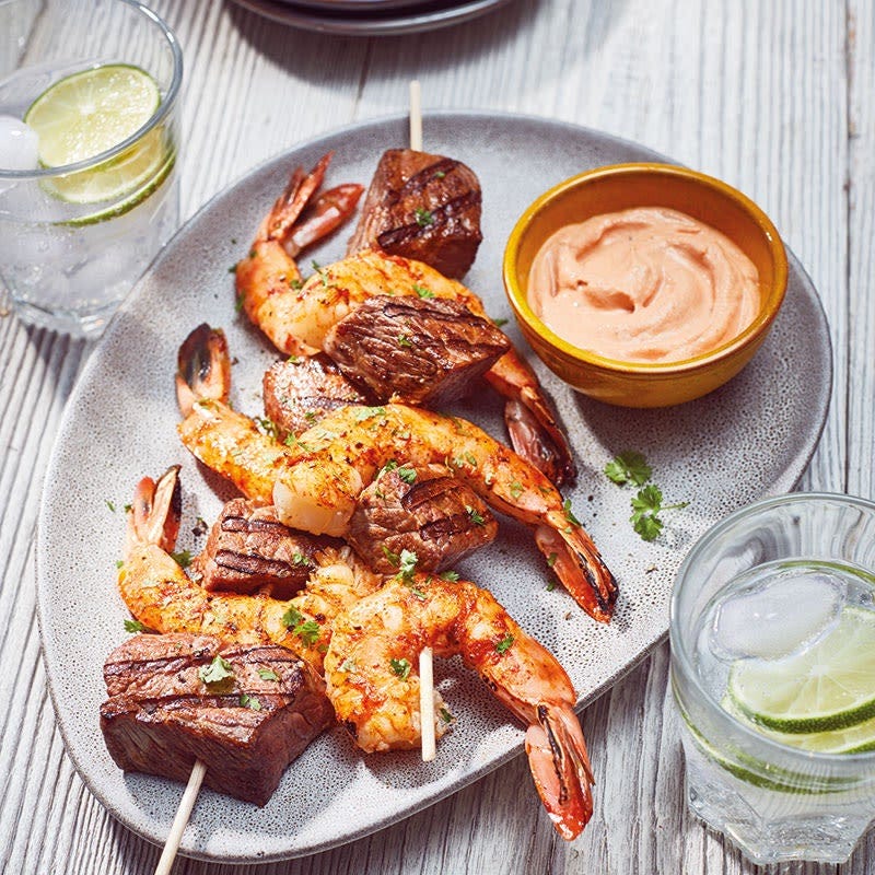 Surf & Turf Spieße mit scharfer Cocktailsauce