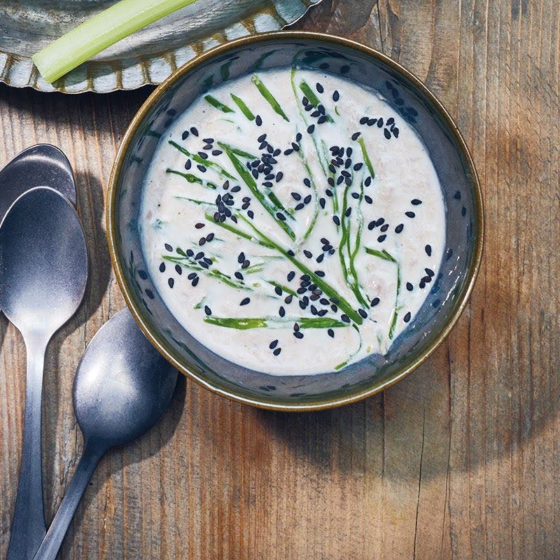 Thunfisch-Dip mit geröstetem Sesam