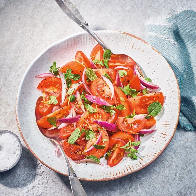 Tomaten-Zwiebel-Salat mit Koriander