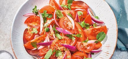 Salade tomates-oignon à la coriandre