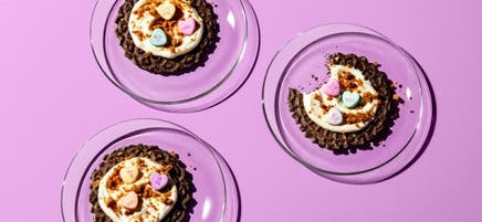 Snickerdoodle cheesecake Valentine's tarts