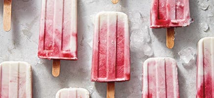 Sucettes au yogourt et aux framboises
