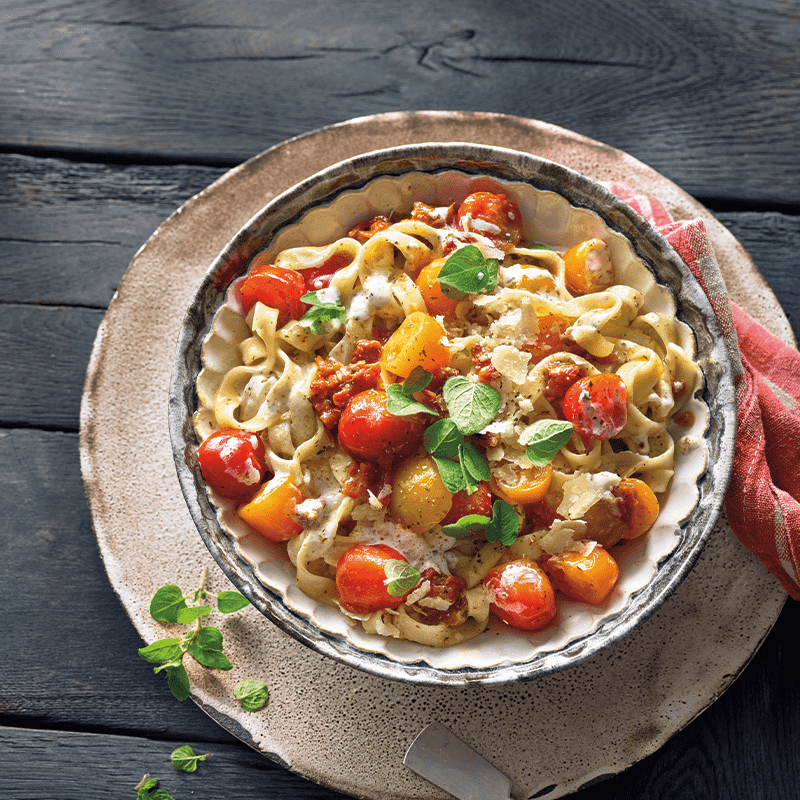 Creamy tagliatelle with tomato