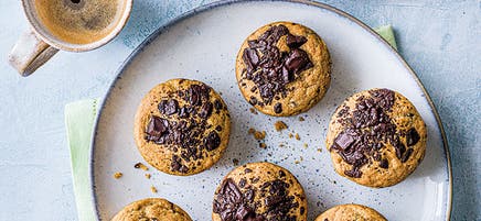 Vegan muffins met stukjes chocolade