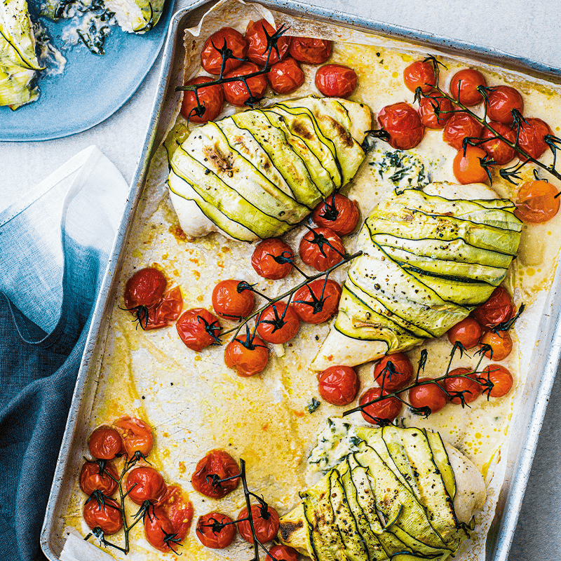 Creamy spinach-stuffed chicken with zucchini