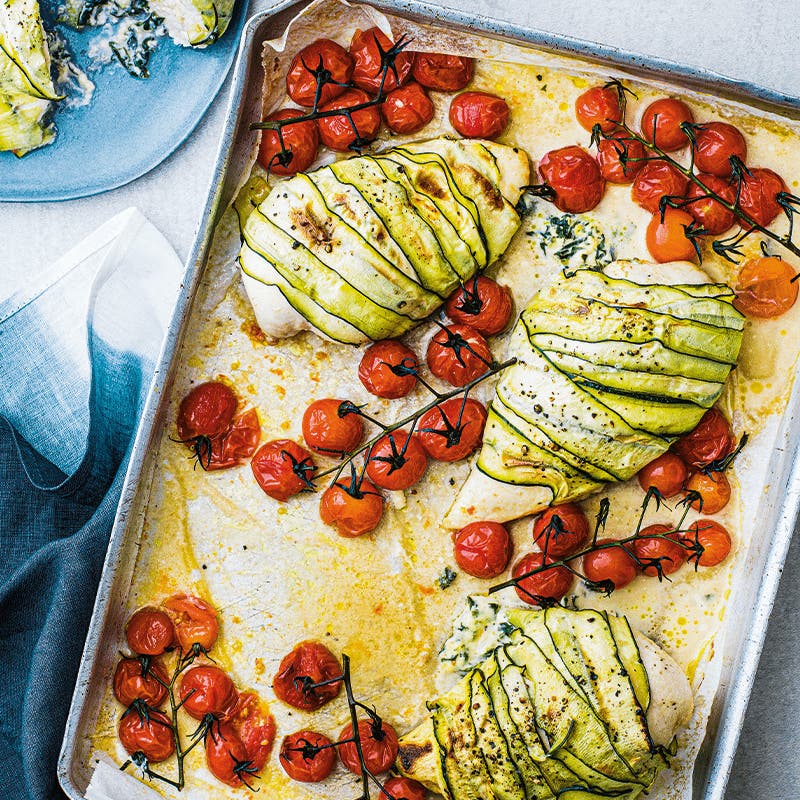 Creamy spinach-stuffed chicken with zucchini