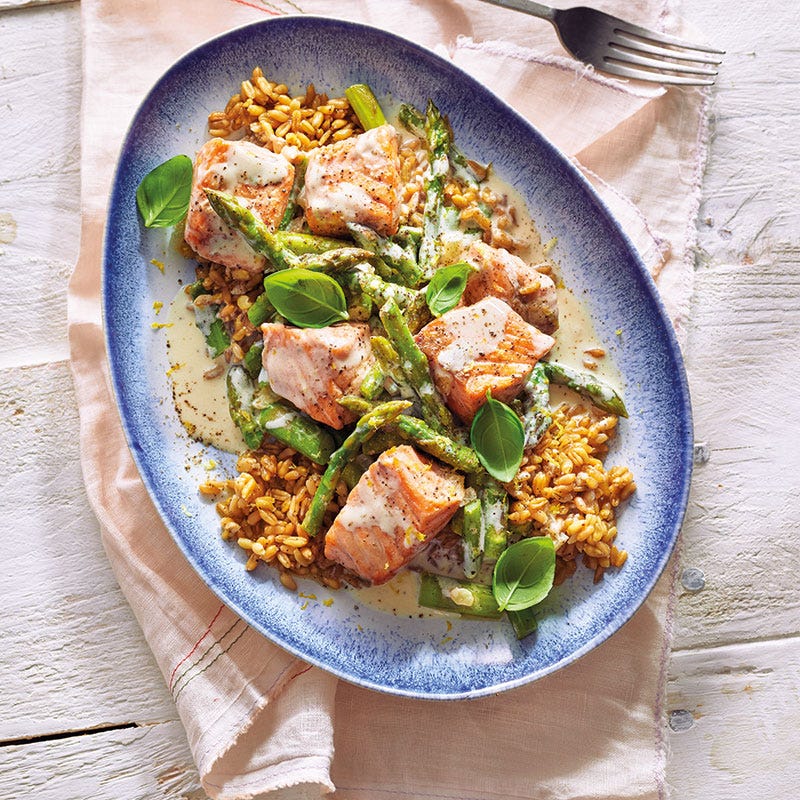 Grünkern mit Spargel und Lachs