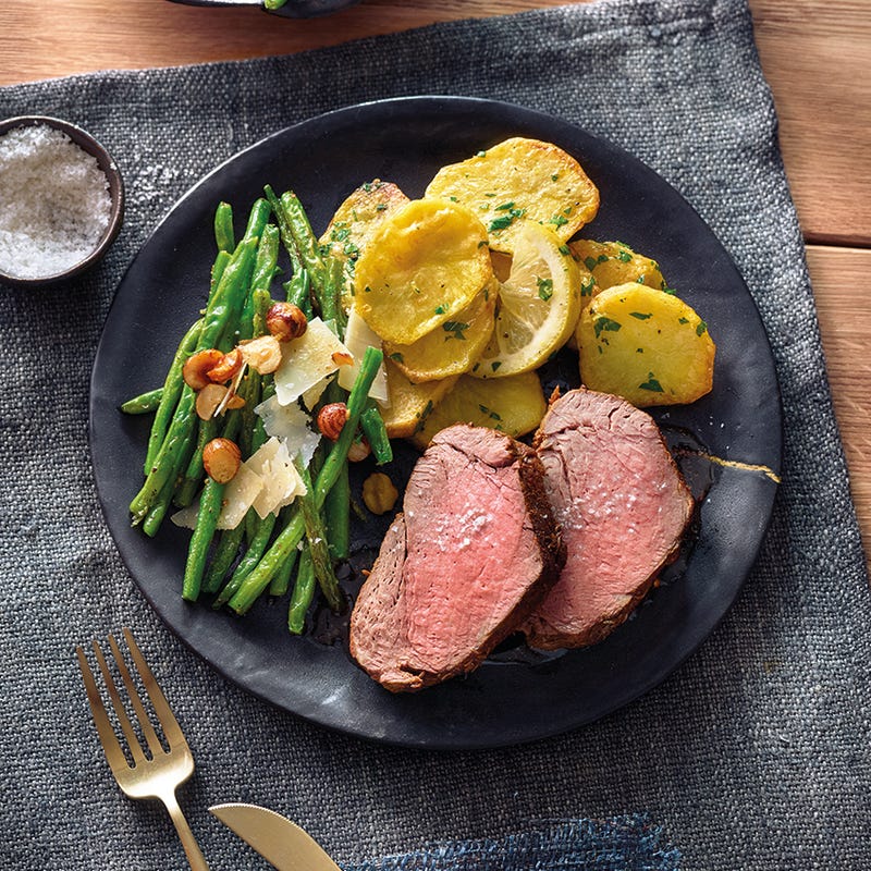 Photo de Filet de bœuf, haricots verts et pommes de terre grillées prise par WW