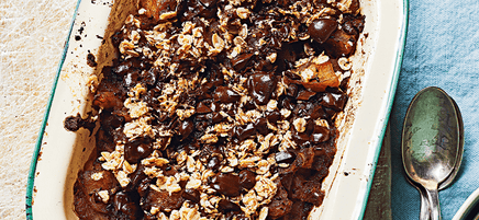 Apple and oat crisp