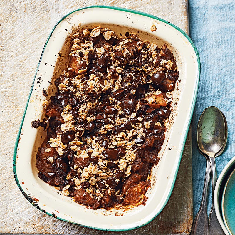 Apple and oat crisp