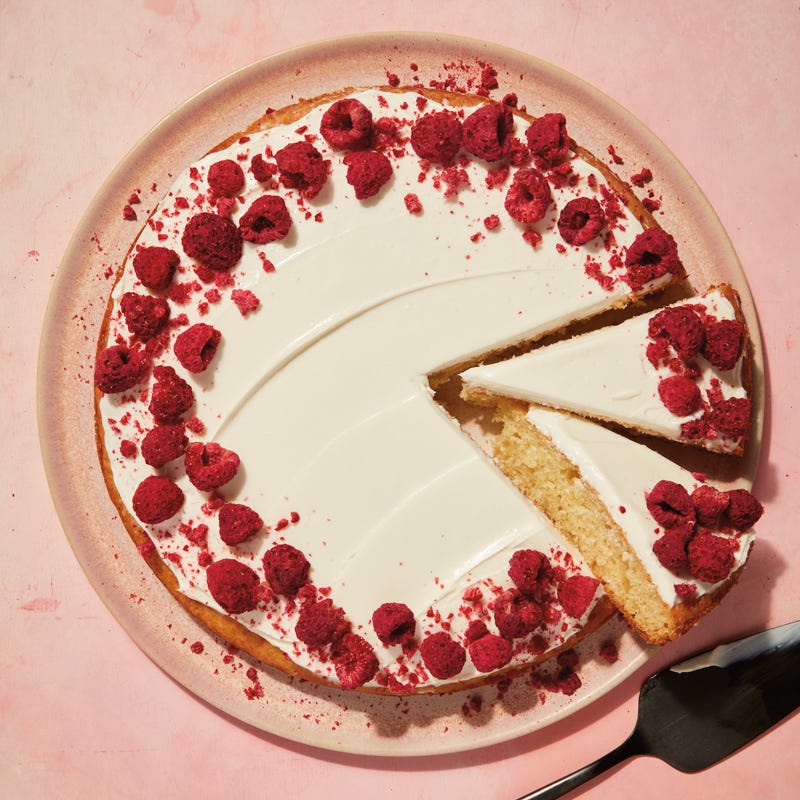 Vanilla cake with cream cheese icing