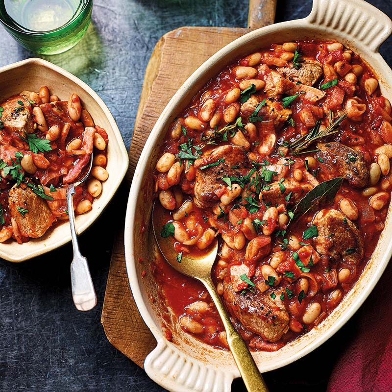 Schweinefilet in Bohnen-Tomaten-Sauce