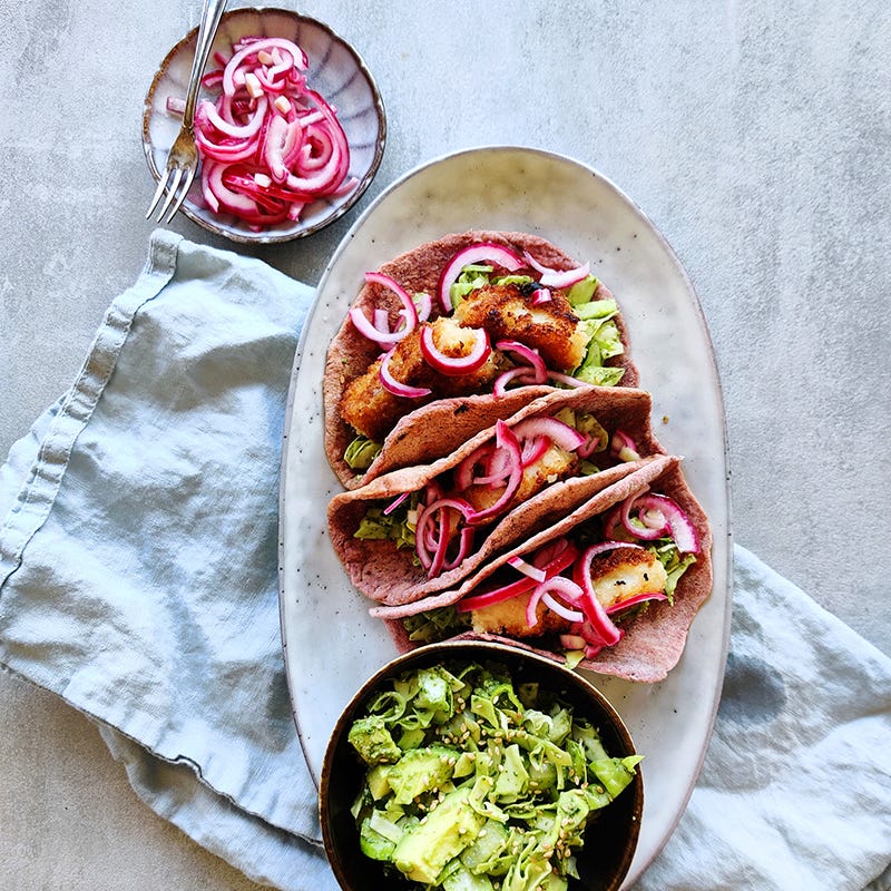 ViktVäktarna - Rödbetstortillas med panerad torsk och grön sallad