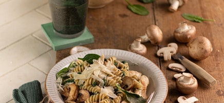 Creamy One-Pot-Pasta mit Hähnchen und Spinat