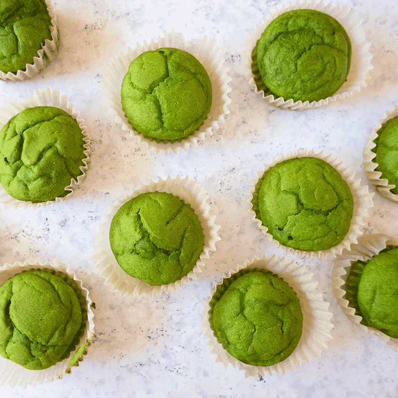 Sweet spinach-banana muffins