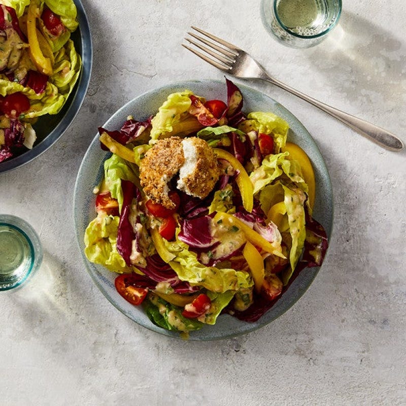 Photo de Salade printanière au fromage de chèvre chaud avec vinaigrette à la moutarde de Dijon par WW