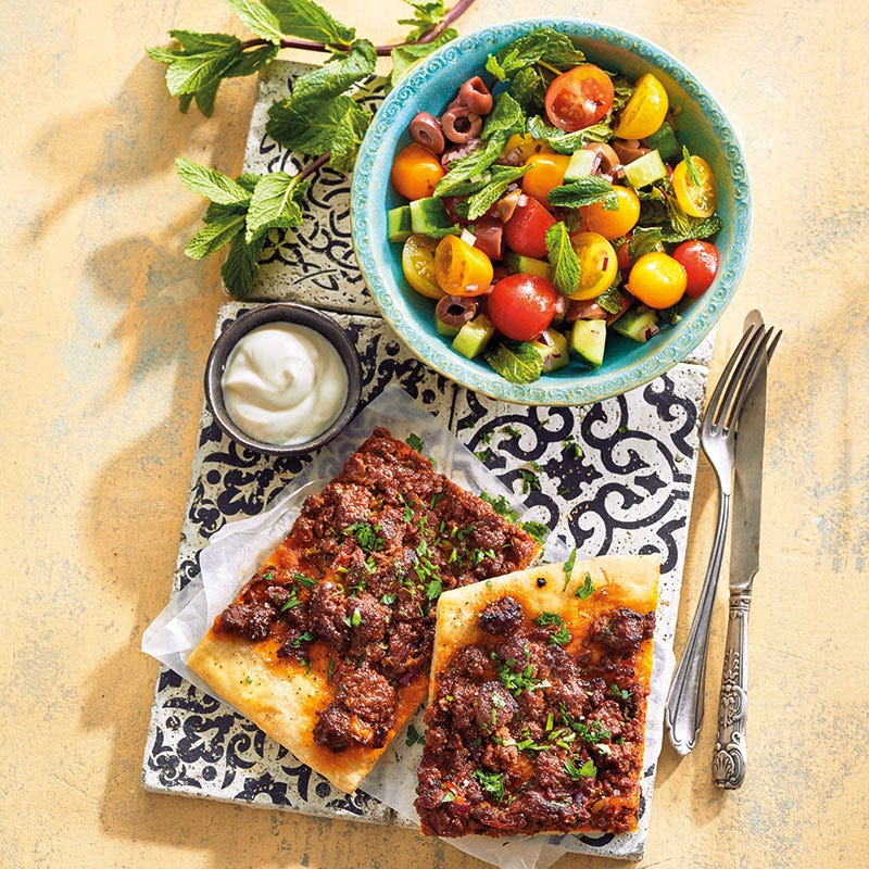 Tomatensalat mit Lahmacun-Ecken