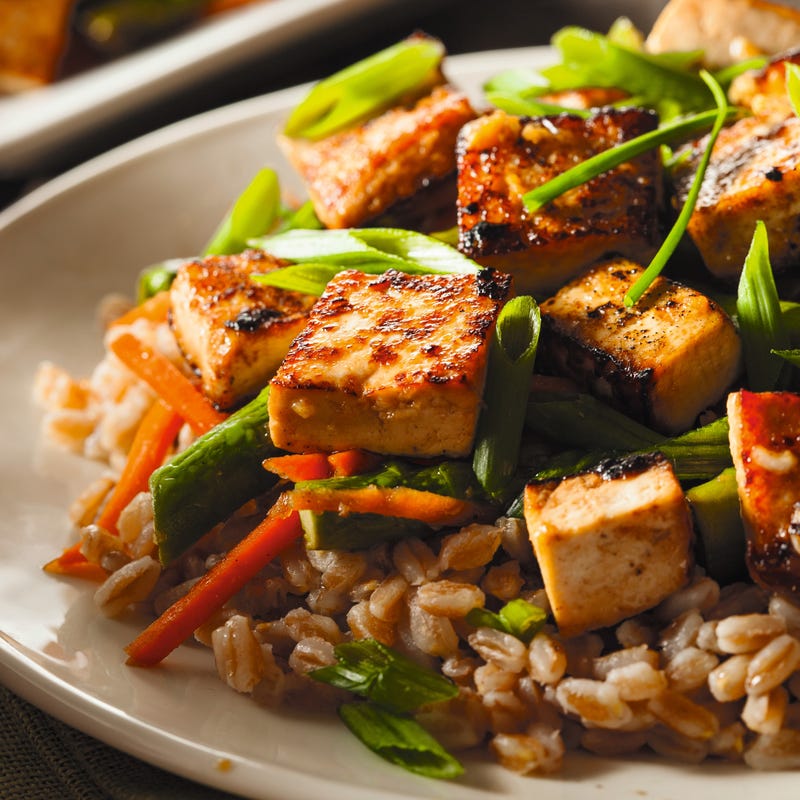 Foto van Roerbak met tofu, paprika, wortel en peultjes door WW