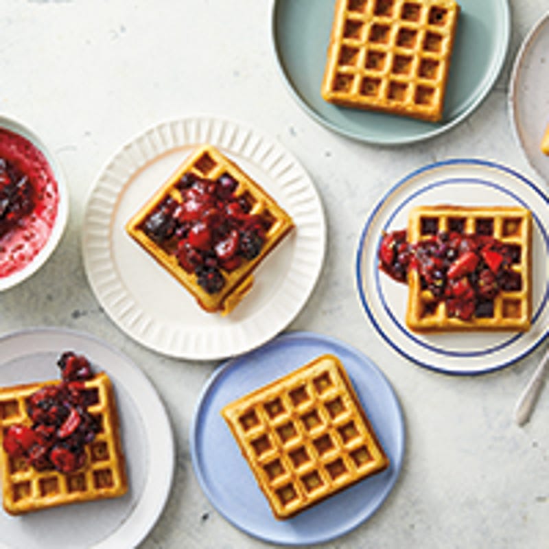 Foto van Belgische wafels met eenvoudige citroen-bosvruchtencompote door WW