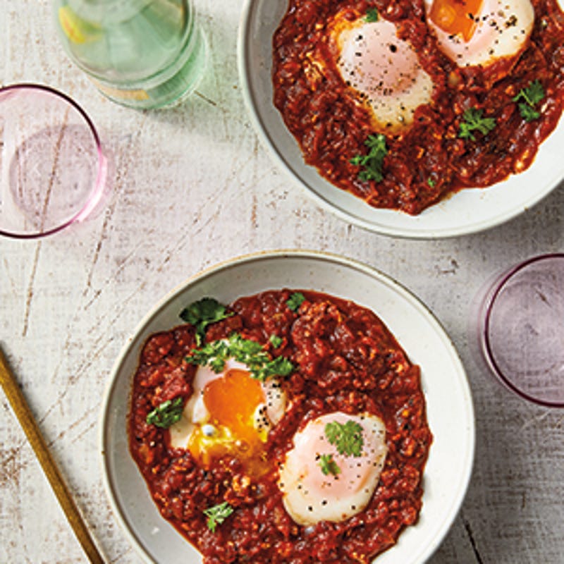 Foto van Gepocheerde eieren in een pittige tomatensaus door WW