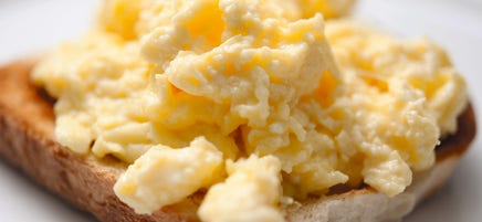 Toast met roerei