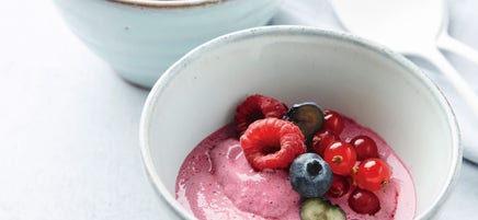 Yoghurtontbijt met fruit