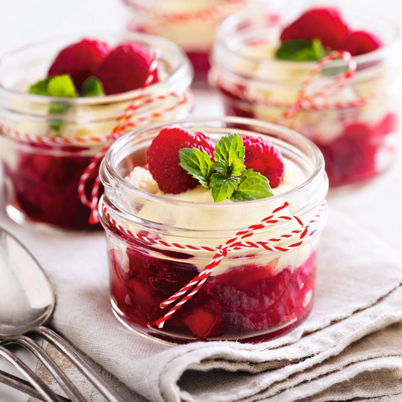 Foto van Frambozen met perzikenroom door WW