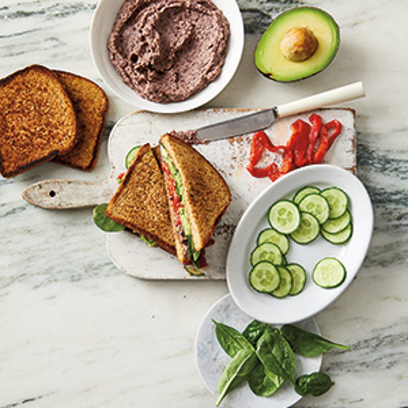 Foto van Sandwiches met zwarte bonen en avocado door WW