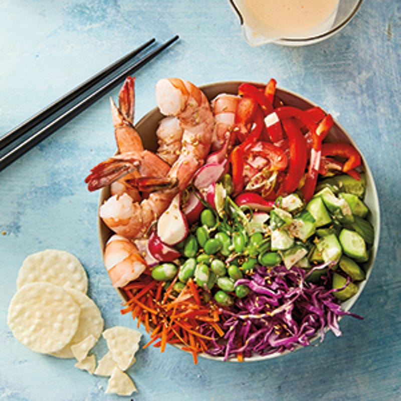 Foto van Regenboogkleurige poké bowls met pittige sesamdressing door WW