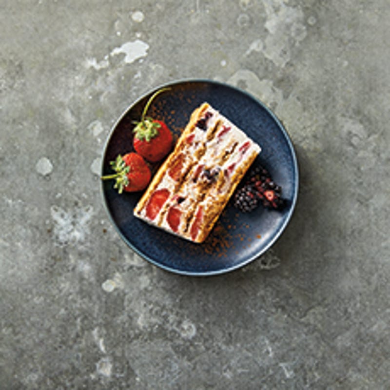 Foto van No-bake laagjestaart met aardbeien en bramen door WW