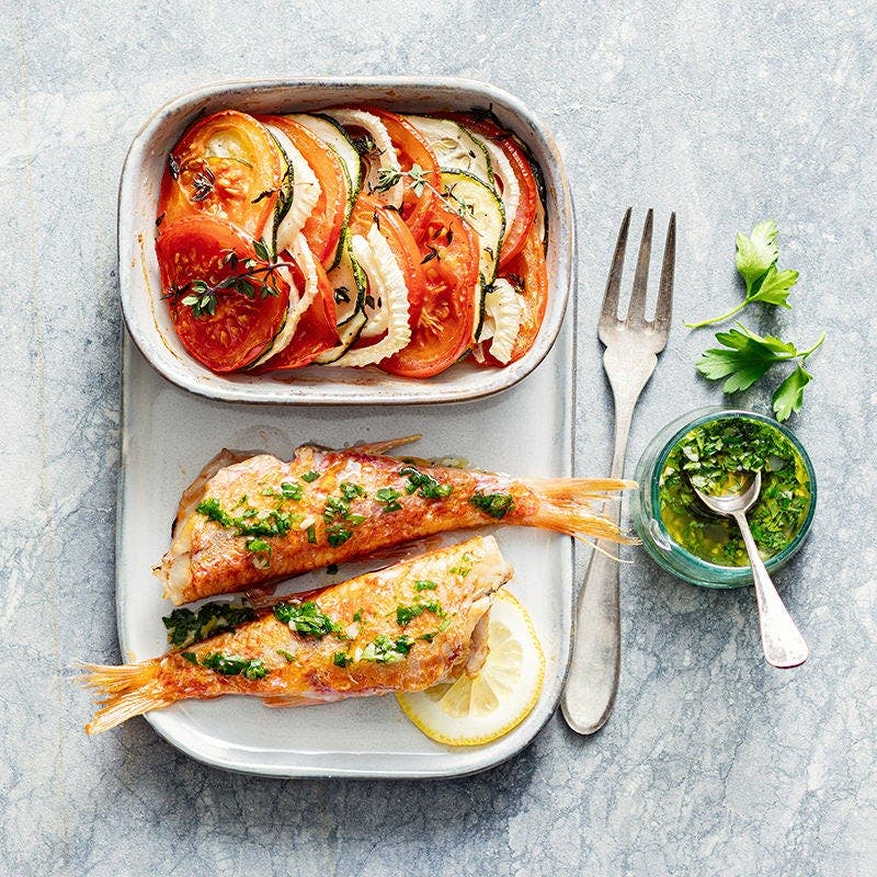Poissons grillés, sauce au citron et tian de légumes
