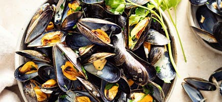 Miesmuscheln in Weinsauce (Moules marinières)